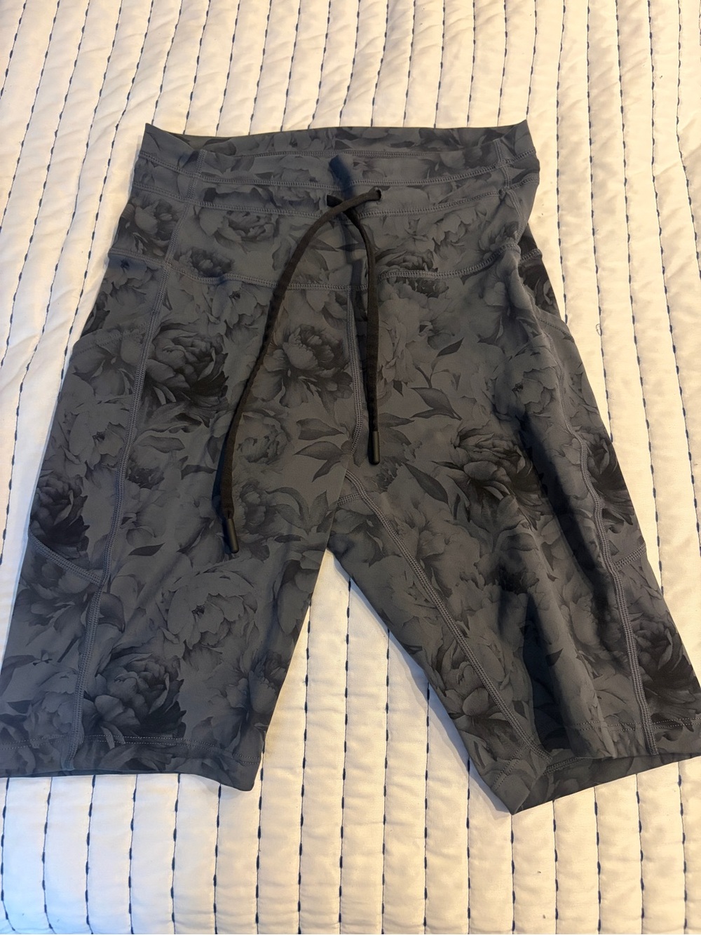 Zyia Pocket Luxe Drawstring Floral Grey Shorts
